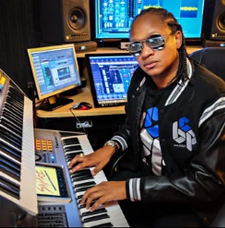 Big Chrizzle on keys in the studio